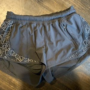 Lululemon shorts - Size 6